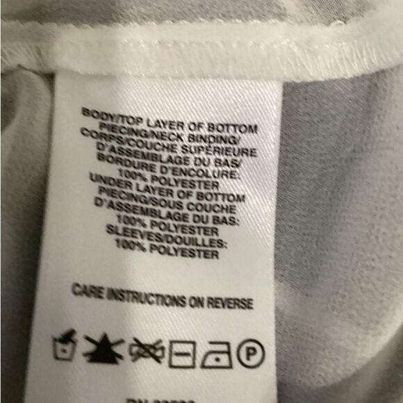 DKNYC Blouse Top Women’s Size Medium Color Black White Floral Pattern - Picture 3 of 10